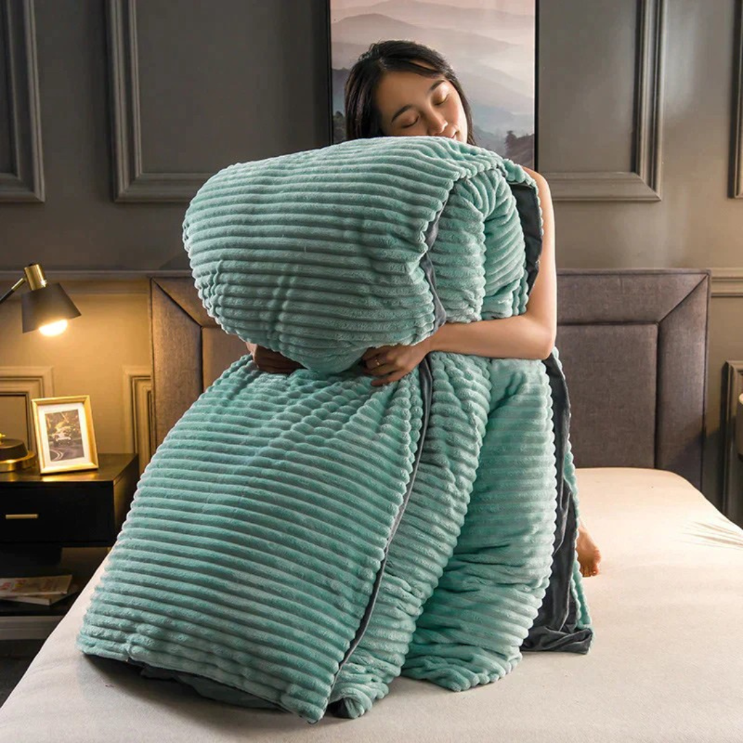 Soft Plush Fleece Blanket | Fluffy & Warm Comfort 3