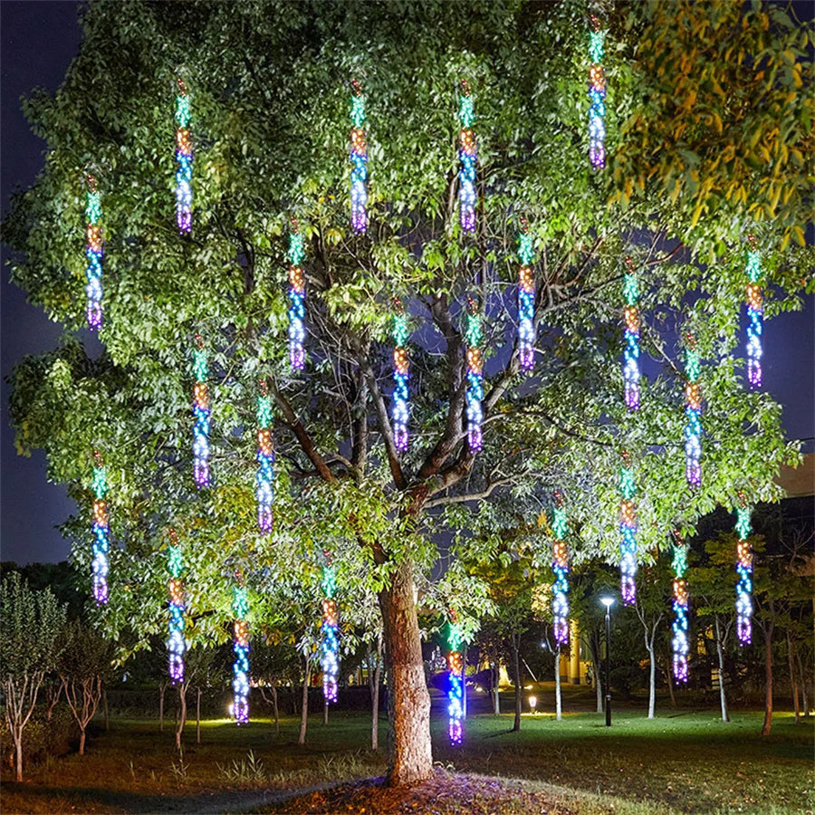Sparkling_LED_Garland___Lighted_Meteor_Shower_Effect_Outdoor_4.jpg