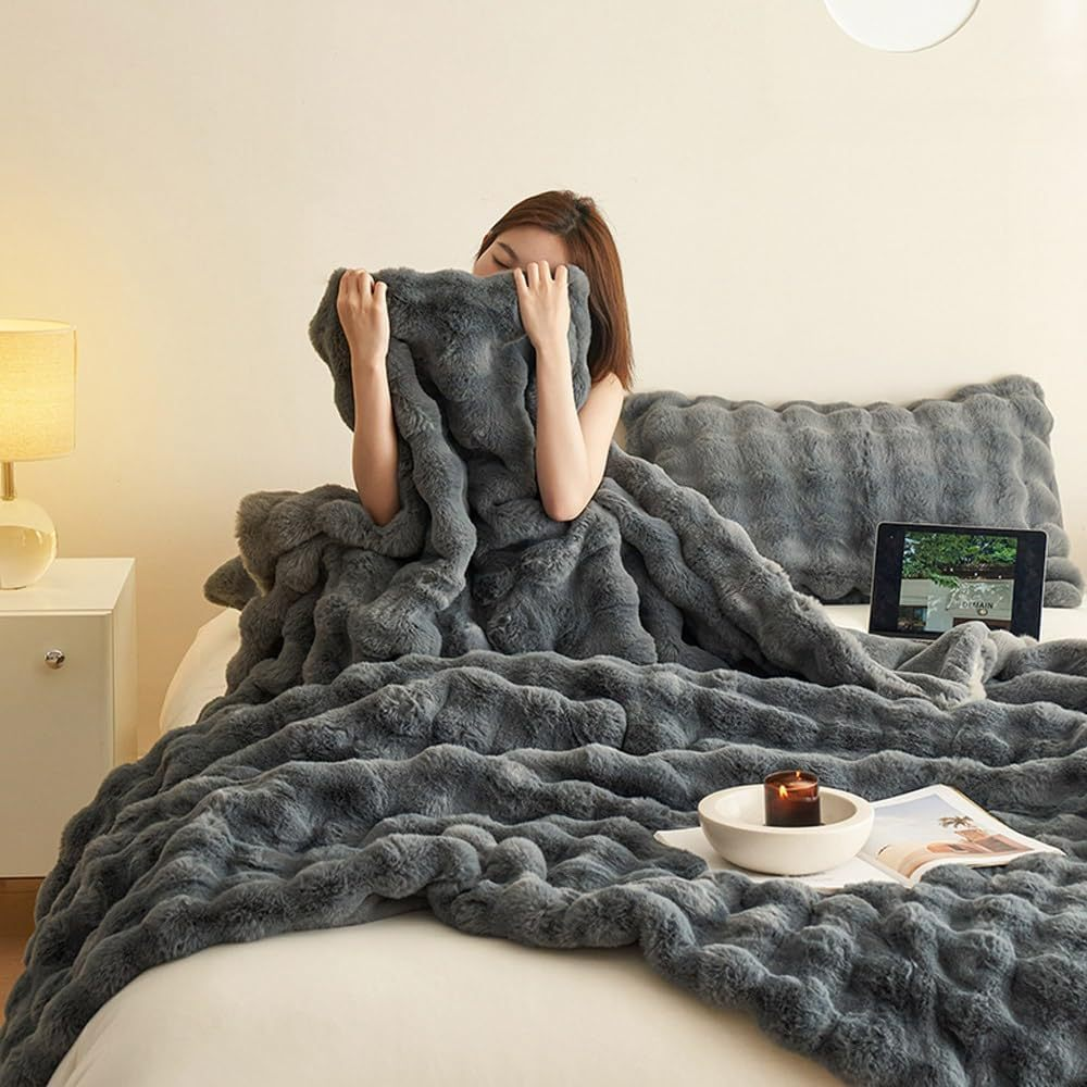 Ultra-Soft Fluffy Fleece Blanket | All-Season Comfort & Cozy Fleece Throw 1