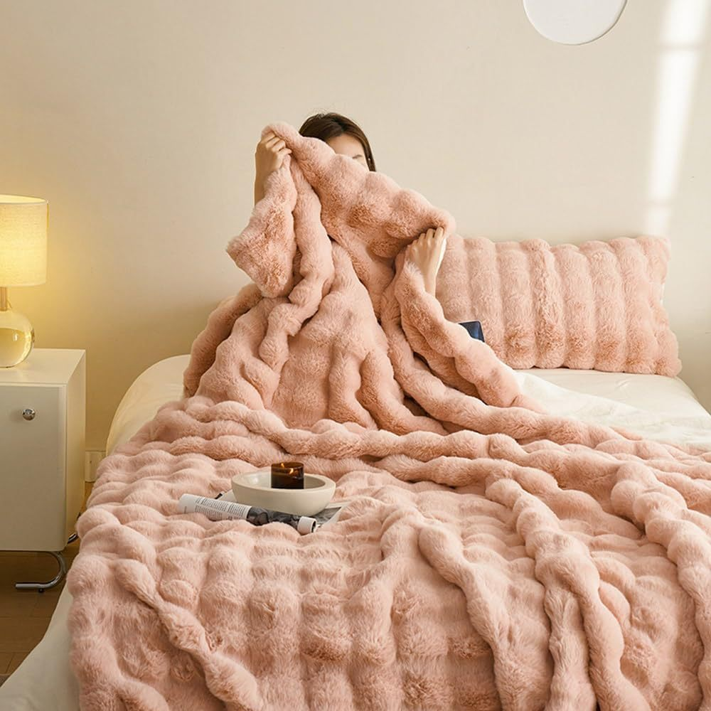 Ultra-Soft Fluffy Fleece Blanket | All-Season Comfort & Cozy Fleece Throw 3