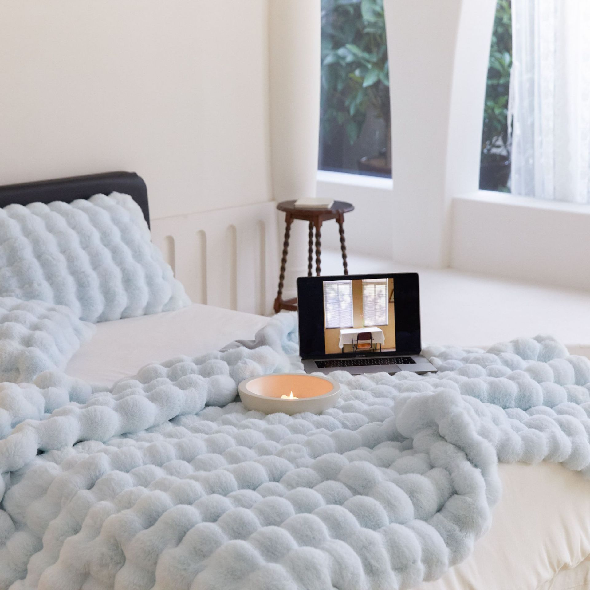 Ultra-Soft Fluffy Fleece Blanket | All-Season Comfort & Cozy Fleece Throw 4